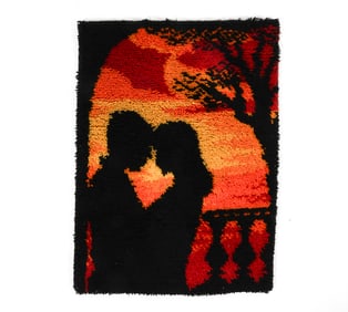 VINTAGE PICTORIAL WOOL TAPESTRY RUG