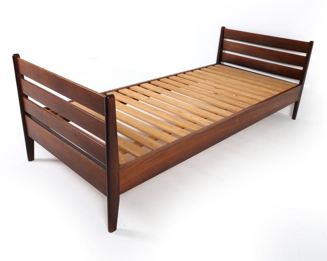 MID-CENTURY DANISH ROSEWOOD TWIN BEDFRAME C. 1960S (1 of 18)