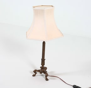 NEOCLASSICAL STYLE SCANDINAVIAN BRASS TABLE LAMP