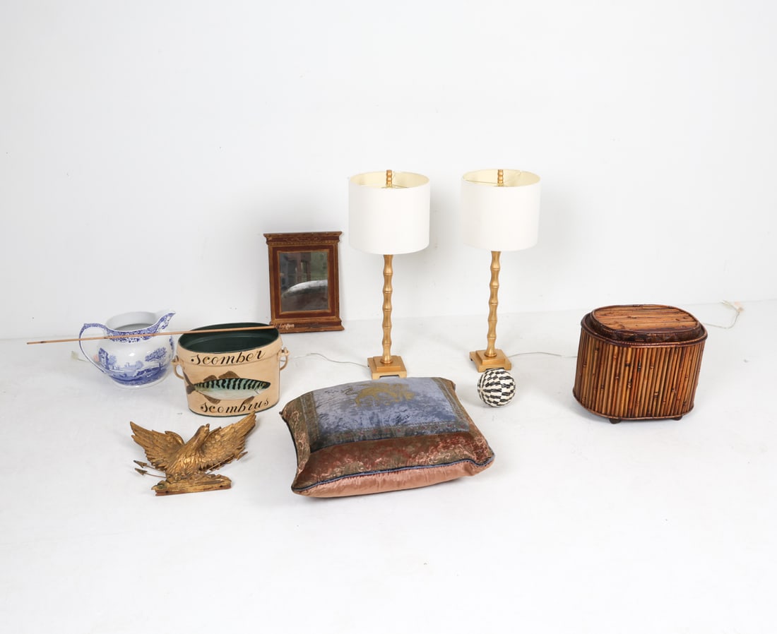 DECORATIVE ACCESSORIES GROUPING (1 of 18)