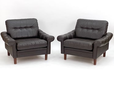PAIR OF DANISH TUFTED LEATHER LOUNGE CHAIRS