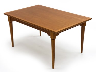 GUDME DANISH TEAK EXTENDING DINING TABLE C.1970S