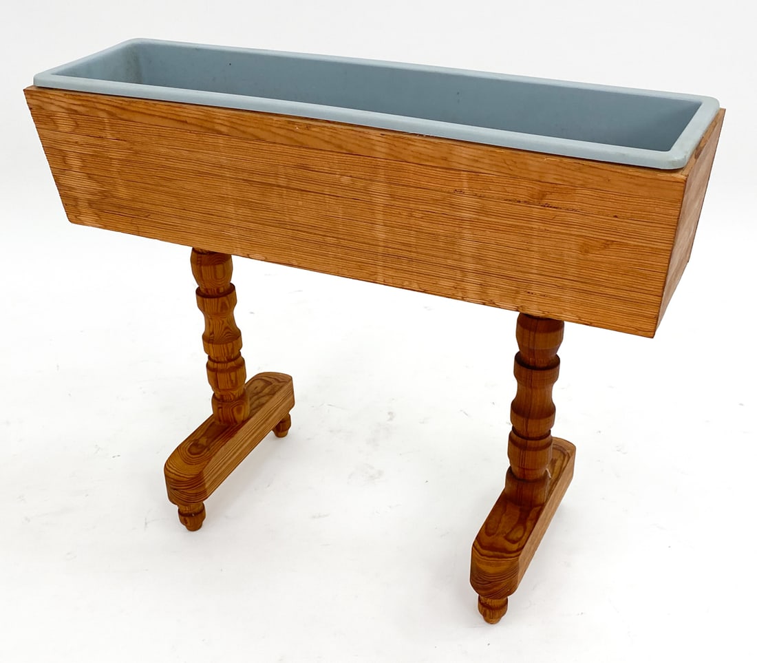MID-CENTURY SCANDINAVIAN PINE PLANTER (1 of 11)