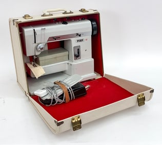 VINTAGE GERMAN PFAFF 97 SEWING MACHINE