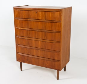 MID-CENTURY DANISH TEAK CHEST OF DRAWERS C. 1960S