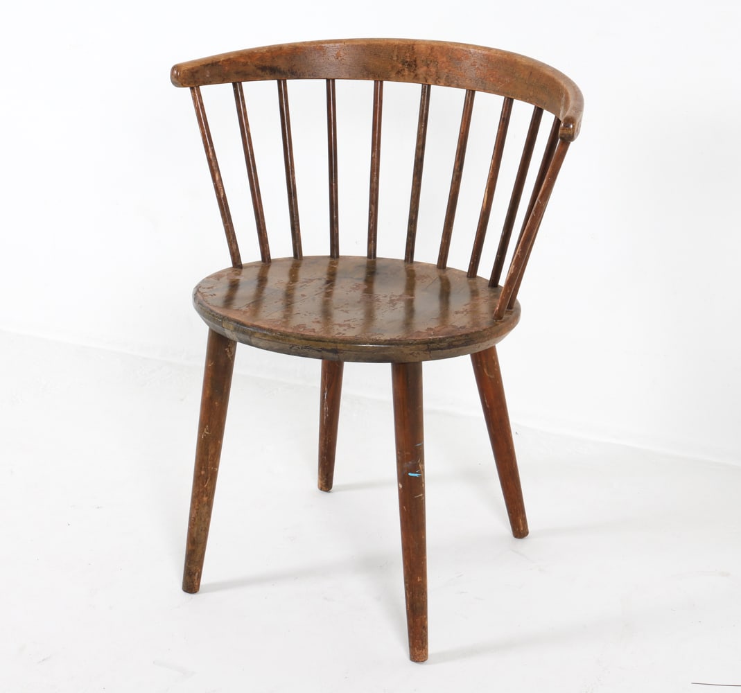 YNGVE EKSTROM NESTO V9 CHAIR: Dimensions: H 28.5" x W 24" x D 17.75", SH 17.5" Condition: Moderate fading and scuffs to finish. Rubbing and scuffs. Wear consistent with age and use.