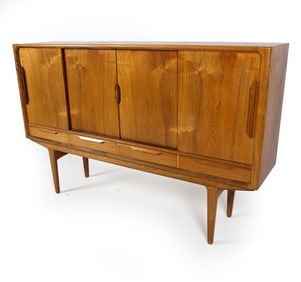 MID-CENTURY DANISH ROSEWOOD SIDEBOARD C. 1960S