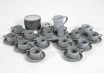 NISSEN 'CORDIAL' DANISH CERMAIC SERVICE GROUPING
