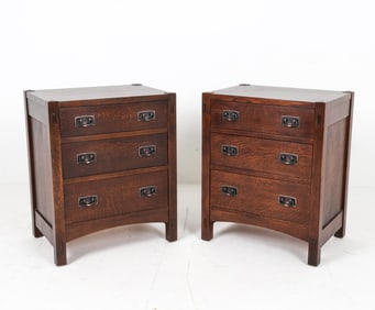 PAIR OF STICKLEY MISSION OAK NIGHTSTANDS
