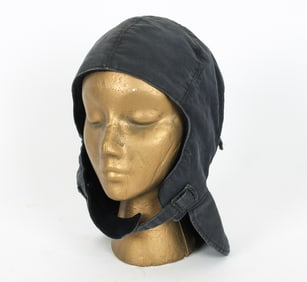 WWII U. S. NAVY WINTER DECK CAP C. 1940S