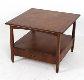 BASSETT OAK SIDE TABLE