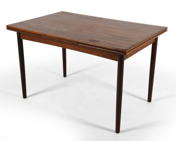 MID-CENTURY DANISH ROSEWOOD EXPANDING DINING TABLE