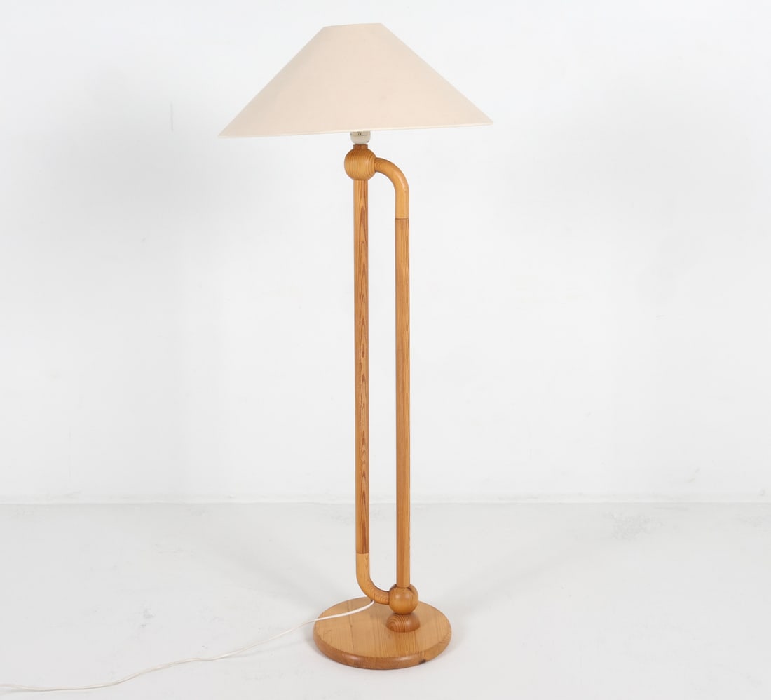 MID-CENTURY SWEDISH PINE FLOOR LAMP C. 1960S (1 of 10)