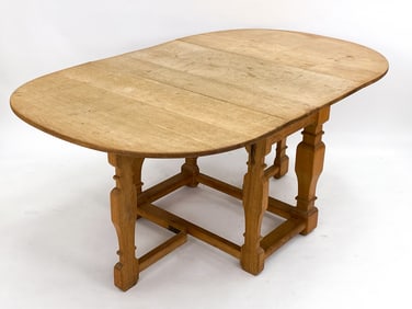 HENNING KJAERNULF STYLE DANISH DINING TABLE