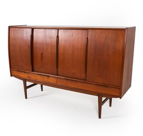 E. W. BACH STYLE DANISH TEAK SIDEBOARD C. 1960S