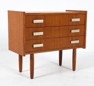 SCANDINAVIAN TEAK CHEST OF DRAWERS C. 1960S