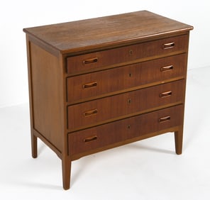 MID-CENTURY DANISH TEAK CHEST OF DRAWERS C.1960S