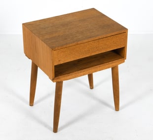 MID-CENTURY DANISH OAK END TABLE C. 1960S