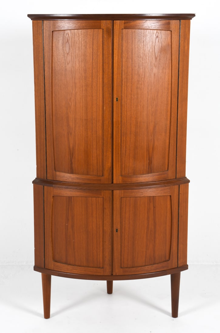 MID-CENUTRY DANISH TEAK CORNER CABINET C. 1960S (1 of 13)