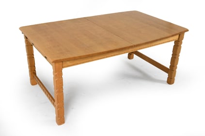 KJAERNULF STYLE DANISH OAK EXPANDING DINING TABLE
