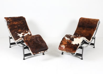 PAIR OF LE CORBUSIER STYLE HIDE LOUNGE CHAIRS