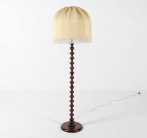 MID-CENTURY SCANDINAVIAN TURNED BEECH FLOOR LAMP