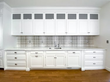 CALACATTA MARBLE COUNTER KITCHEN CABINETRY
