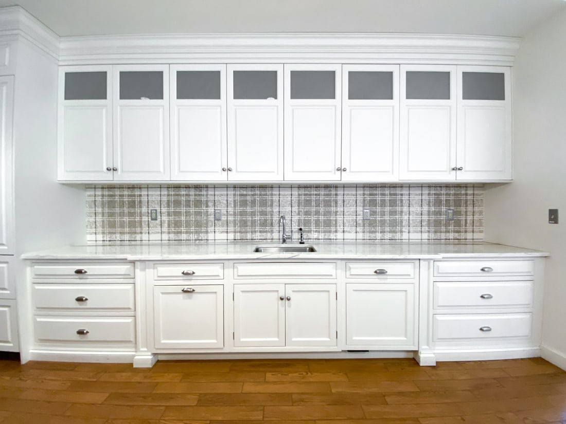 CALACATTA MARBLE COUNTER KITCHEN CABINETRY