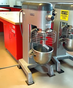 HOBART COMMERCIAL MIXER MODEL D330