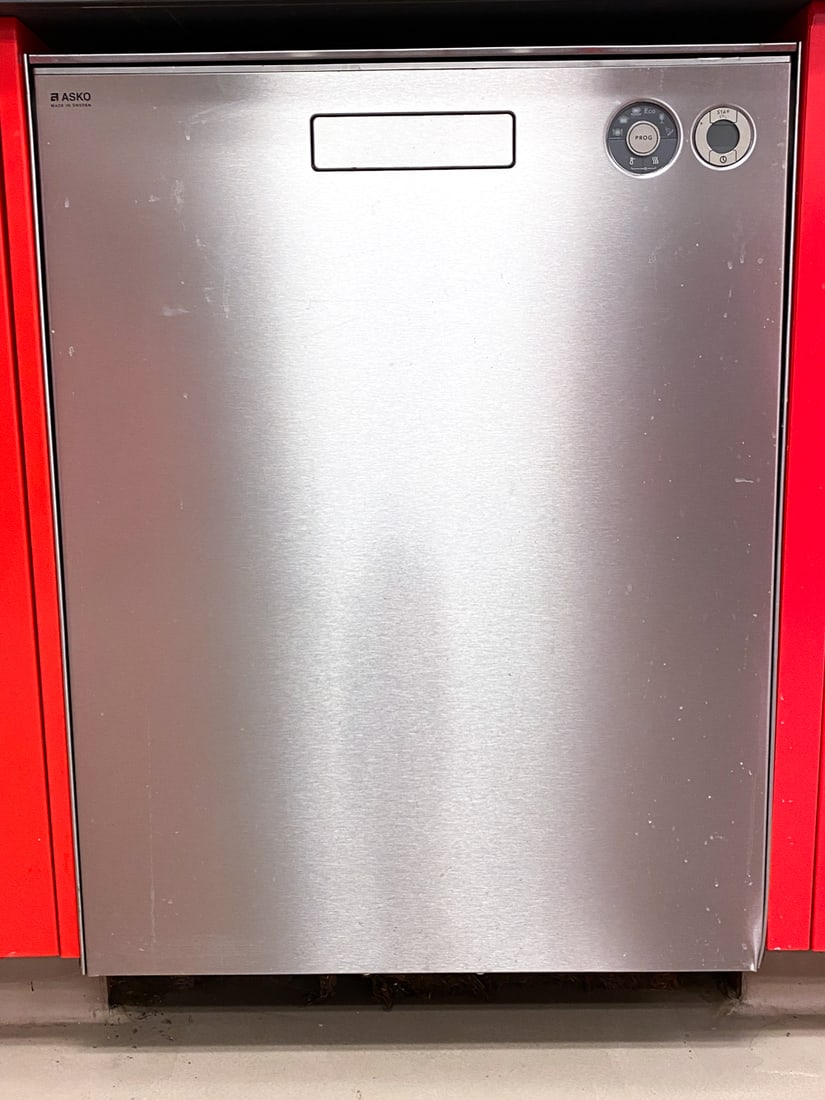 ASKO STAINLESS STEEL DISHWASHER (1 of 7)
