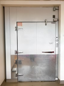 KOLPAK LARGE GROUND LEVEL WALK-IN FREEZER