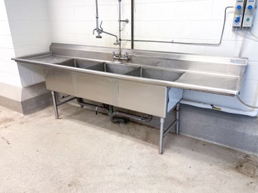 TABCO STAINLESS STEEL COMMERCIAL SINK