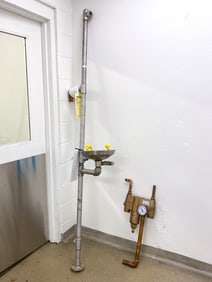 EMERGENCY EYE WASH STATION