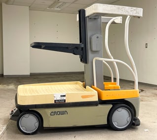 CROWN WAV 50-118 FORKLIFT