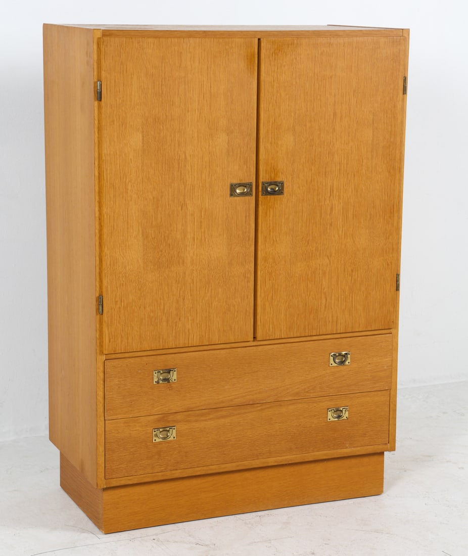 BORGE MOGENSEN STYLE DANISH OAK CABINET C. 1960S (1 of 17)