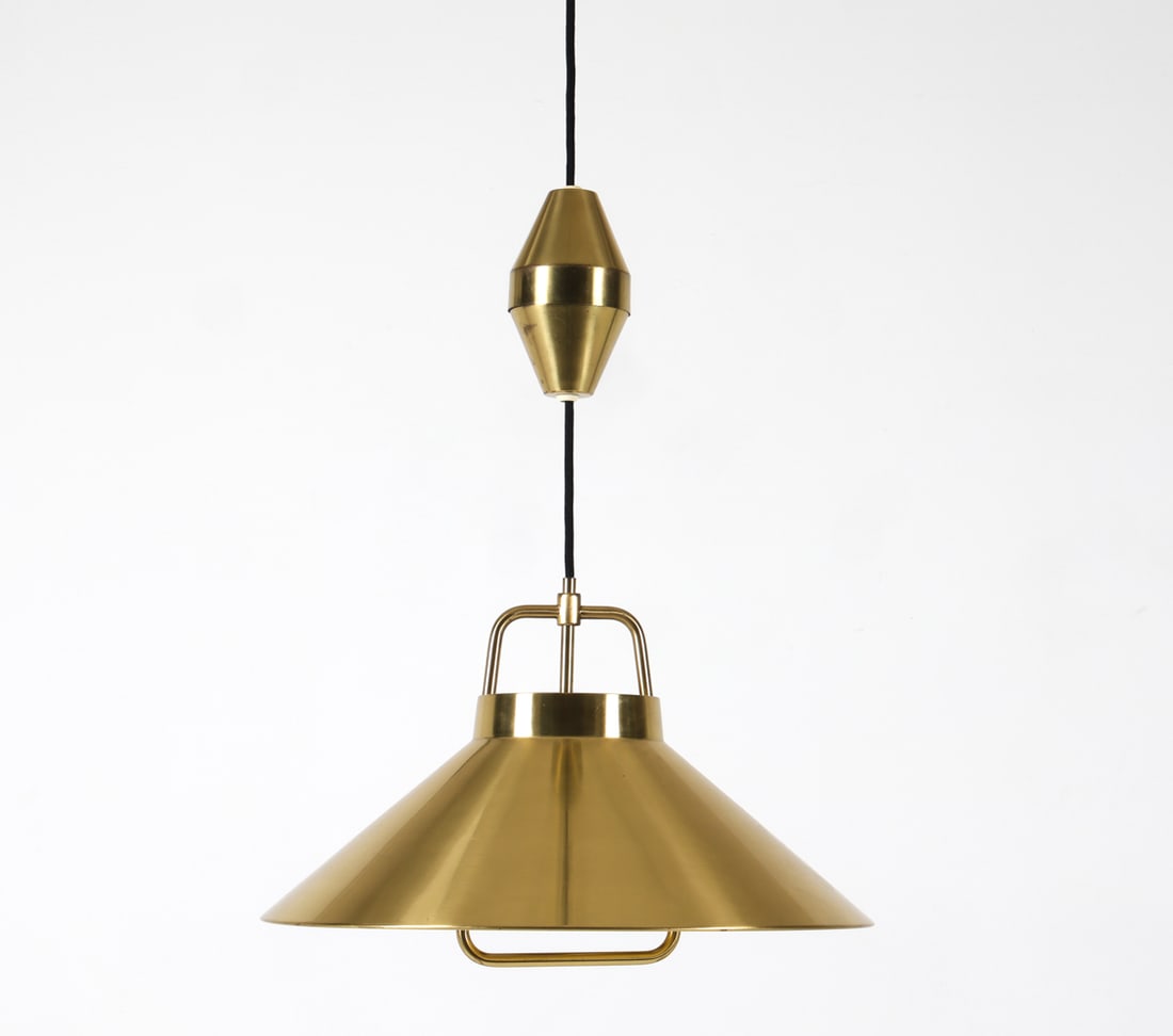 FRITS SCHLEGEL LYFA DANISH BRASS PENDANT LIGHT: Brass pendant light with handle and pulley system for height adjustment. Denmark, circa 1970s. Dimensions: H 10" x Dia. 18". Condition: Minor scuffs and scratches. Wiring untested. Wear consistent wit