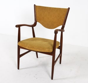 FINN JUHL STYLE DANISH ARMCHAIR C. 1940S
