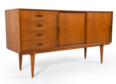 OMANN JUN DANISH TEAK SIDEBOARD C. 1960S