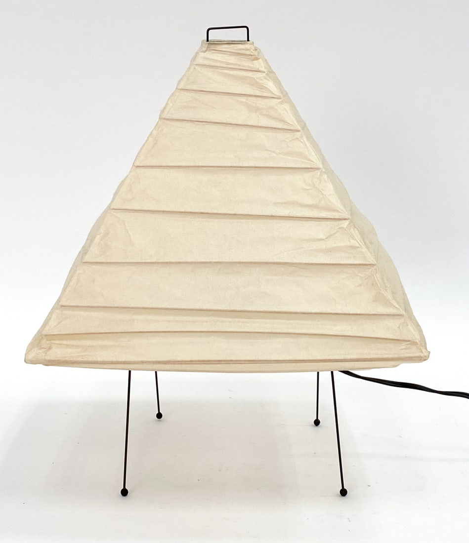 ISAMU NOGUCHI TABLE LAMP BY AKARI (1 of 8)