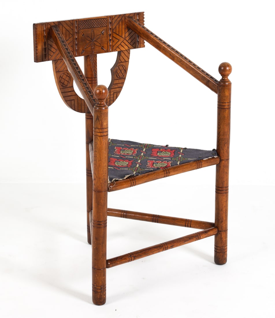 ANTIQUE SWEDISH OAK 'MONK' CORNER CHAIR C. 1910S (1 of 18)