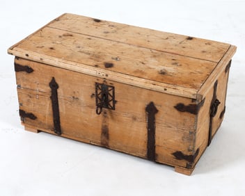 ANTIQUE SWEDISH PINE TRUNK