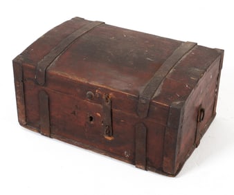 ANTIQUE SCANDINAVIAN WOODEN TRUNK