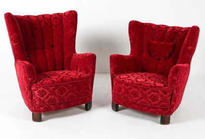 PAIR OF FRITZ HANSEN STYLE RED LOUNGE CHAIRS