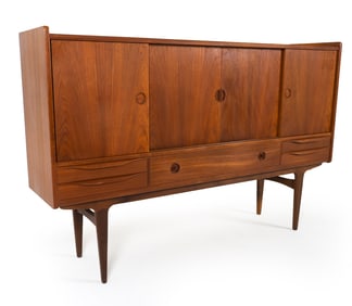 JOHANNES ANDERSEN DANISH TEAK SIDEBOARD C. 1960S