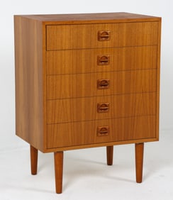 POUL HUNDEVAD STYLE TEAK CHEST OF DRAWERS C. 1960S