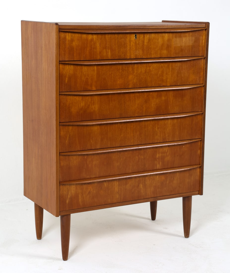 DANISH TEAK CHEST OF DRAWERS C. 1960S: Key included. Dimensions: H 41.5" x W 31" x D 15.5". Conditions: Light surface wear consistent with age and use, JE075