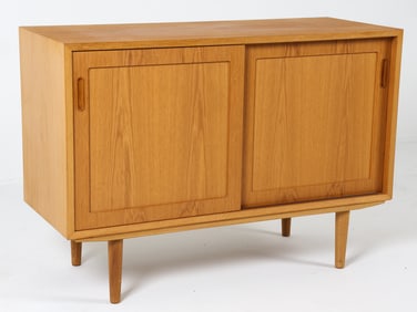 POUL HUNDEVAD DANISH OAK SIDEBOARD C. 1960S