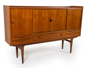 JOHANNES ANDERSEN DANISH TEAK SIDEBOARD C. 1960S