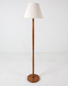 ESBEN KLINT STYLE BEECH FLOOR LAMP C. 1960S