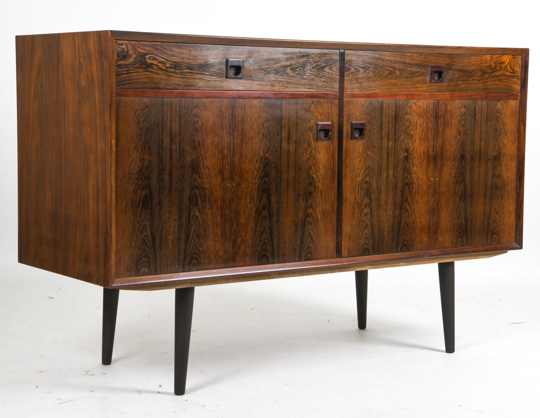 E. BROUER ROSEWOOD SIDEBOARD C. 1960S